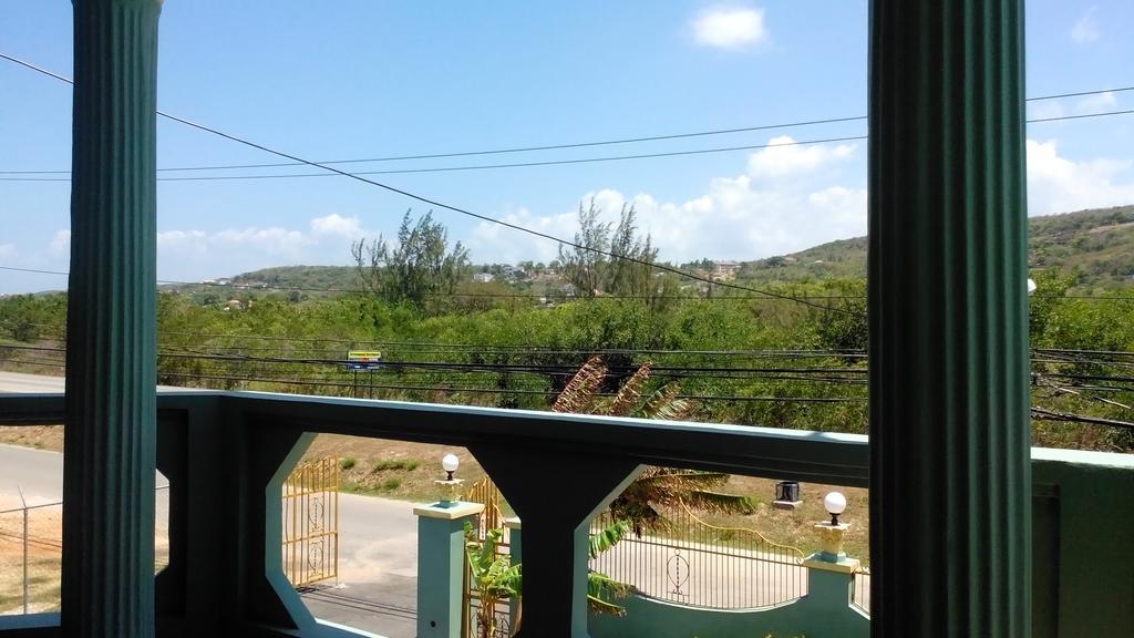 Hotel Tropik Leadonna Montego Bay Extérieur photo