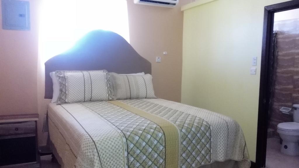 Hotel Tropik Leadonna Montego Bay Extérieur photo