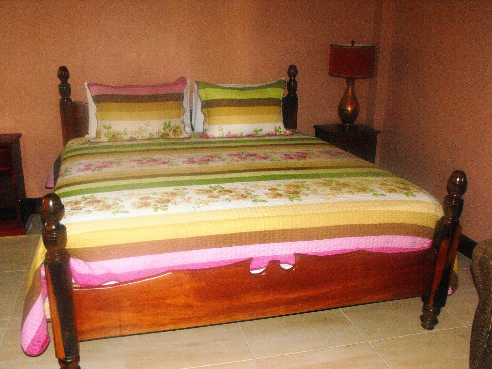 Hotel Tropik Leadonna Montego Bay Extérieur photo