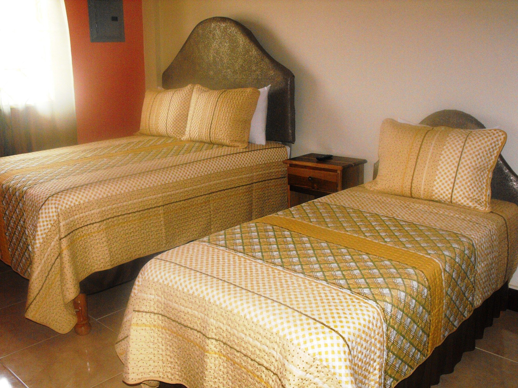 Hotel Tropik Leadonna Montego Bay Extérieur photo