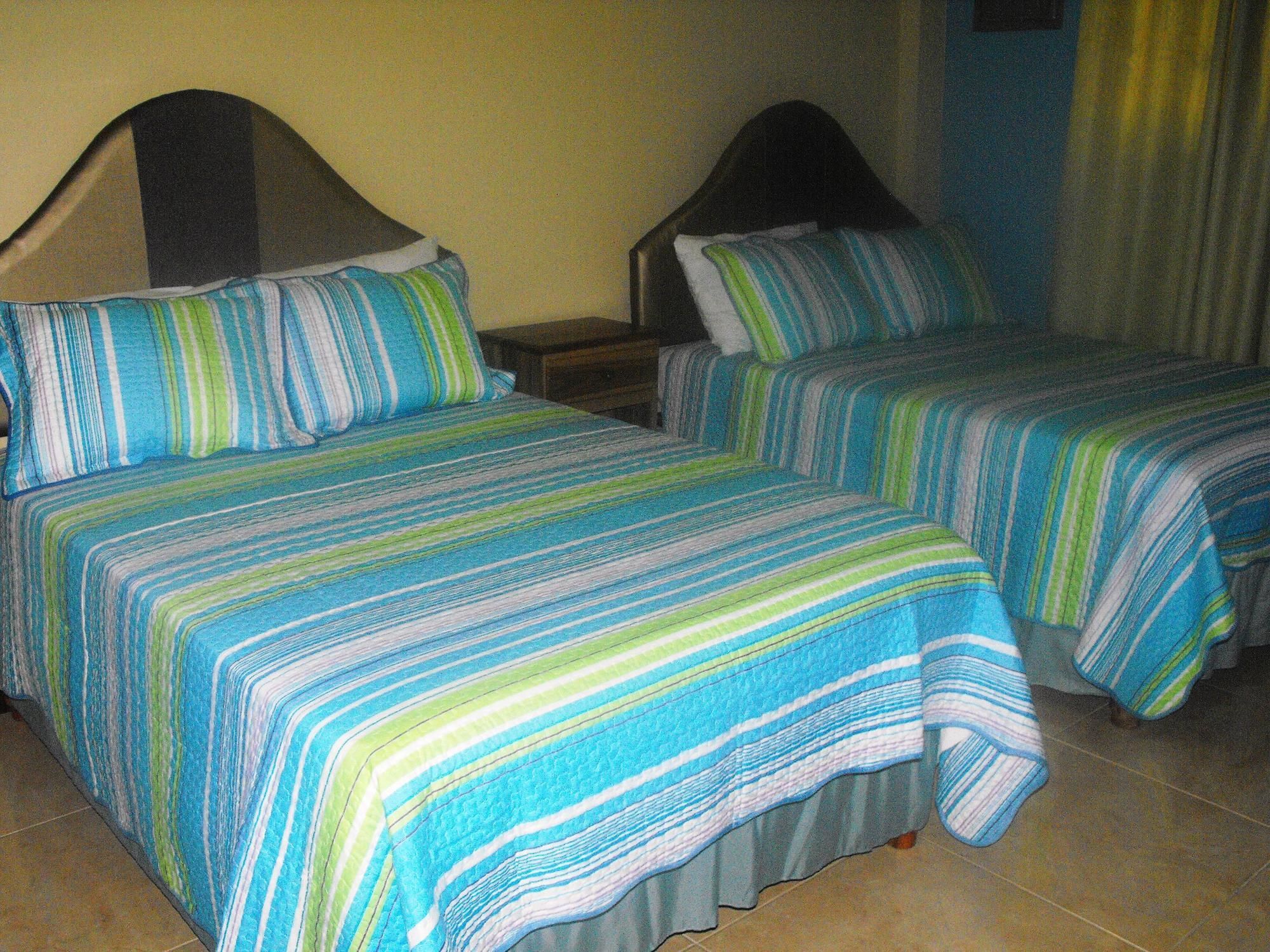 Hotel Tropik Leadonna Montego Bay Extérieur photo