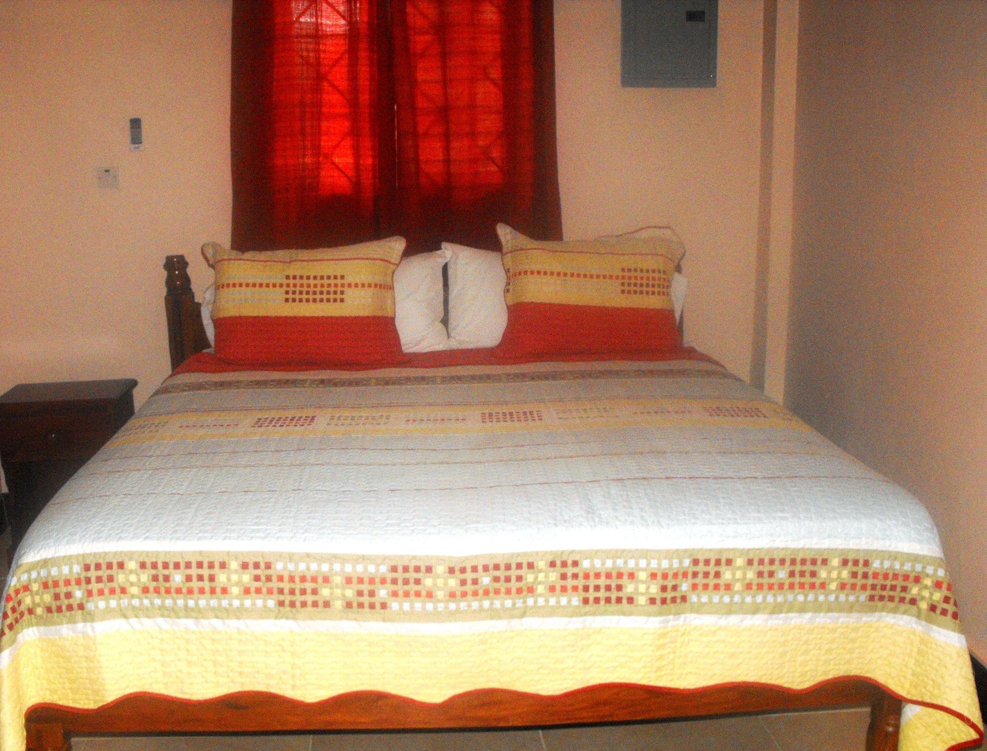 Hotel Tropik Leadonna Montego Bay Extérieur photo