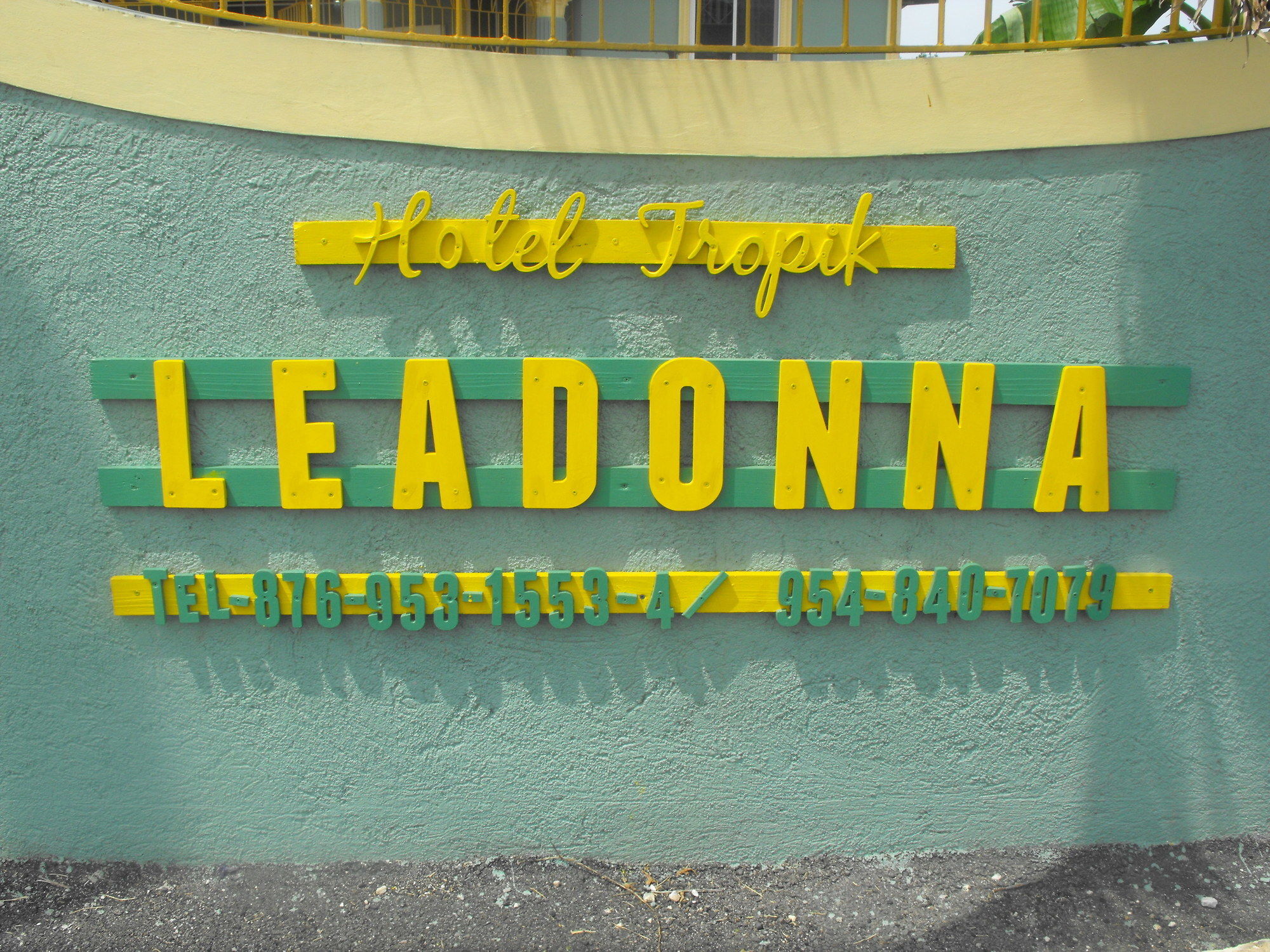 Hotel Tropik Leadonna Montego Bay Extérieur photo