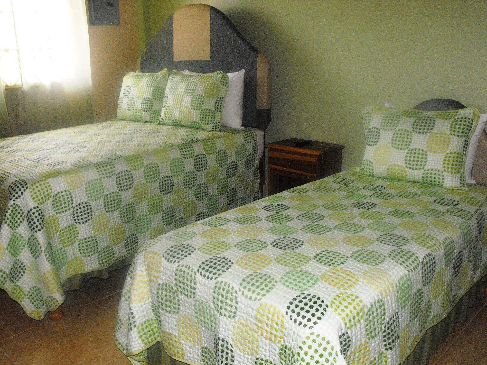 Hotel Tropik Leadonna Montego Bay Extérieur photo